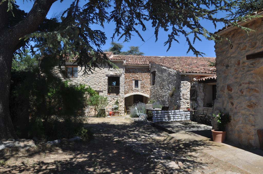 Le Mas De La Cherine Quinson Exterior photo